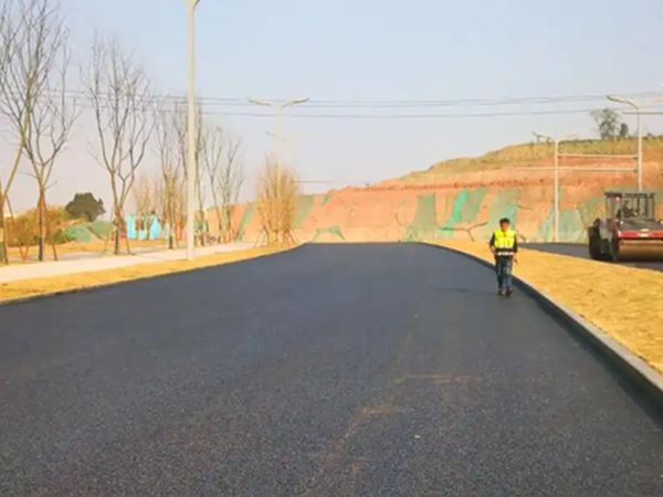 嘉兴沥青路面施工真有那么难搞？干了20年的老师傅掏心窝子说几句